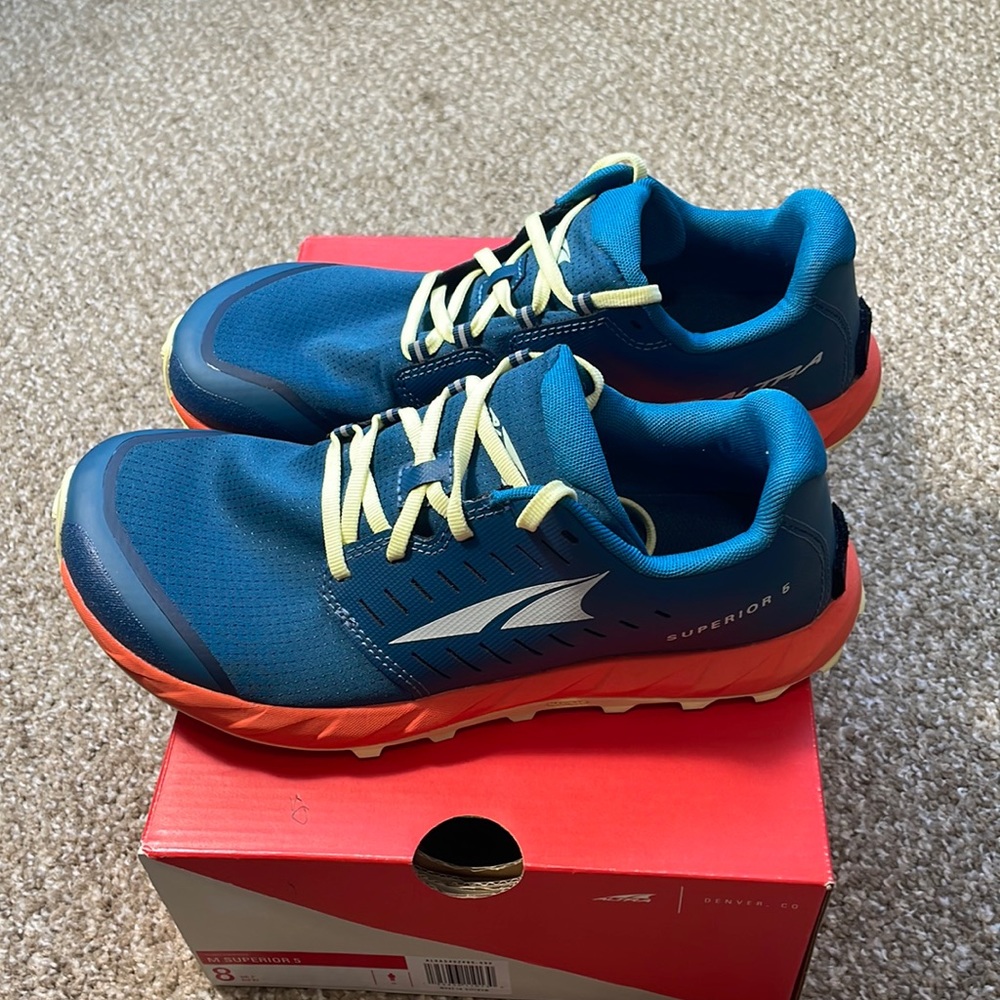 Altra Superior 5 SIZE: 8